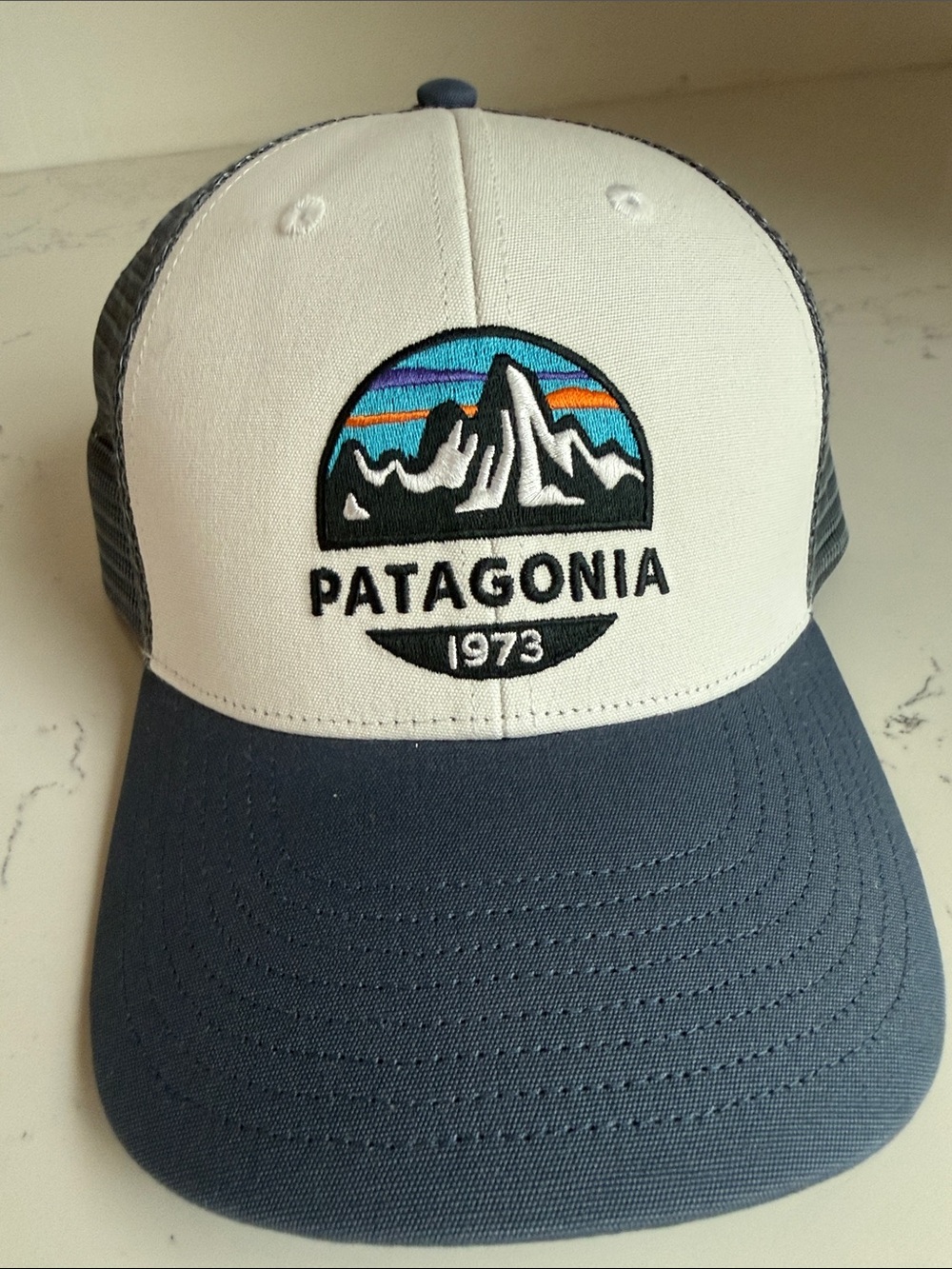 Patagonia trucker hat Mountains Blue Grey Color Mesh Adjustable - Picture 8 of 8
